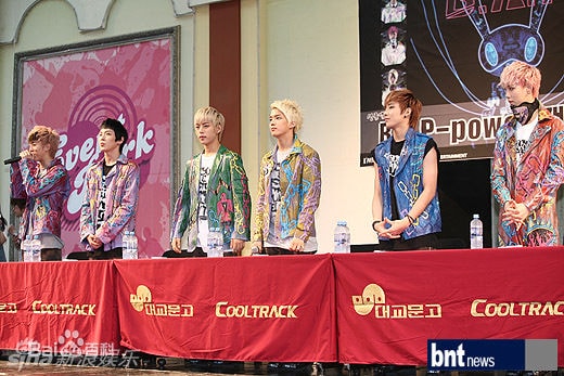 http://www.newswatch247.com/pics/star/pic/bb18f849b867ef74042bbe69daf2c2c6.jpg