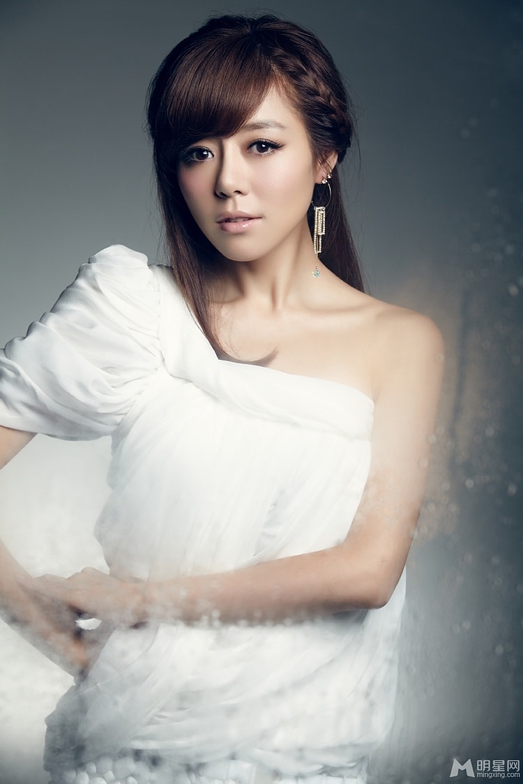 http://www.newswatch247.com/pics/star/pic/bbbcddebeeec1fa9667634c42b0fa868.jpg