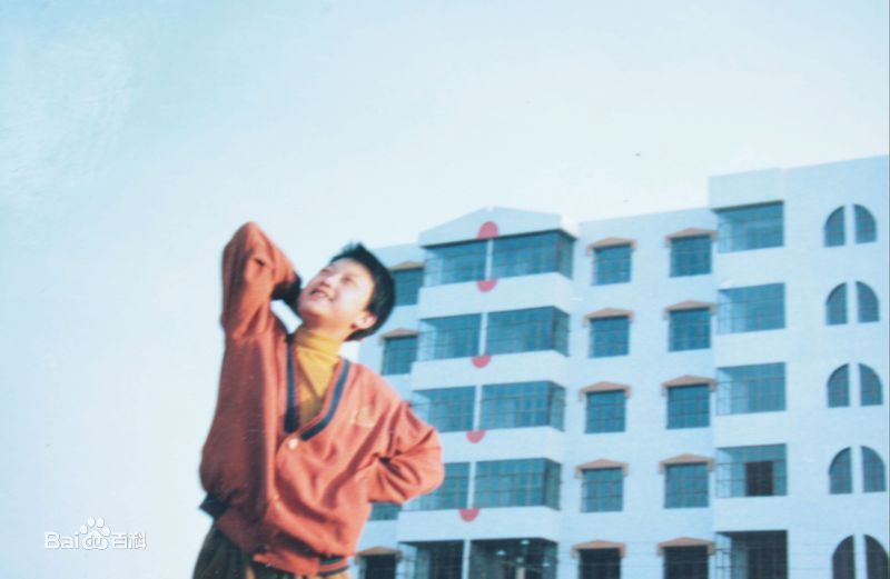http://www.newswatch247.com/pics/star/pic/bc8d32293b29852a3ef9fc310de3b50d.jpg