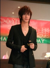 http://www.newswatch247.com/pics/star/pic/bd4f/6a10cbb9fbdef1902f8e39ac43eb.jpg
