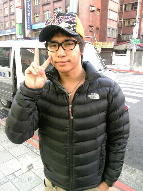 http://www.newswatch247.com/pics/star/pic/bd84430c9edd290b5cdf443ee75647c5.jpg