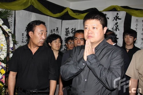 http://www.newswatch247.com/pics/star/pic/bd8deb490eb980fb1d3315c235ef57e6.jpg