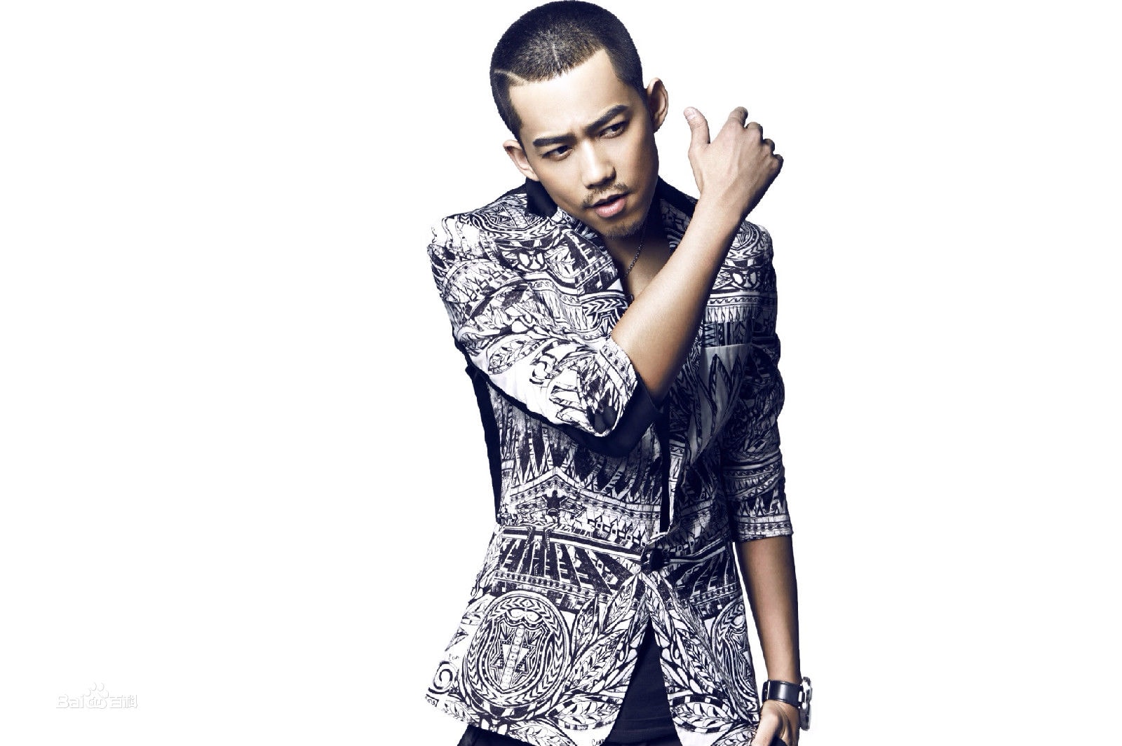 http://www.newswatch247.com/pics/star/pic/be48a6b8fb7b6890510816045abe09ae.jpg