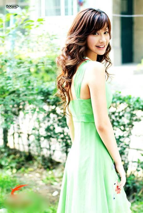 http://www.newswatch247.com/pics/star/pic/bf3b7687bf1c627ba29946330a90faf2.jpg