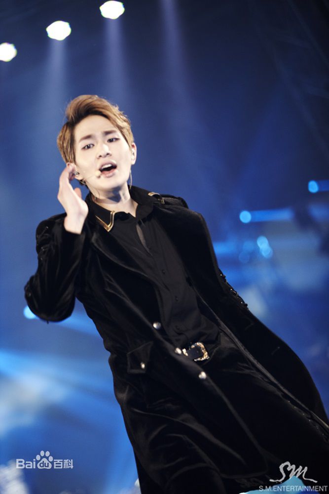 http://www.newswatch247.com/pics/star/pic/bf6e0b9b44dc258b67c544e4d43e8e6d.jpg