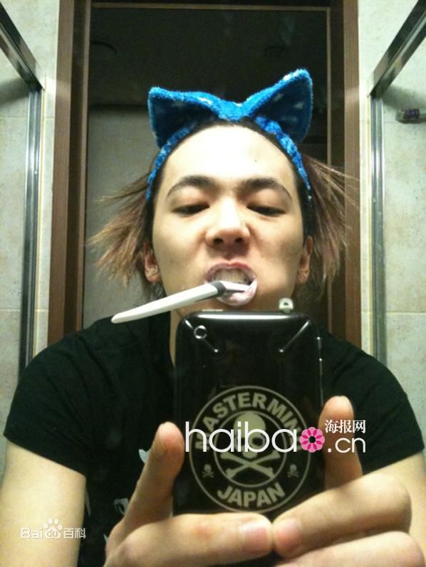 http://www.newswatch247.com/pics/star/pic/c024ca4fdadeb4dafe57661bae952bf9.jpg