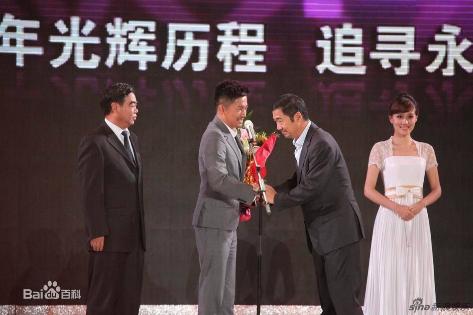 http://www.newswatch247.com/pics/star/pic/c039034c2591d0ca0f7efad90159320f.jpg