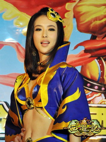 http://www.newswatch247.com/pics/star/pic/c044d9b9fcb2fc75e3a3c52b9e945bde.jpg