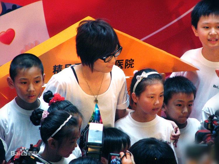 http://www.newswatch247.com/pics/star/pic/c056749022641d6801c052a7f5408848.jpg