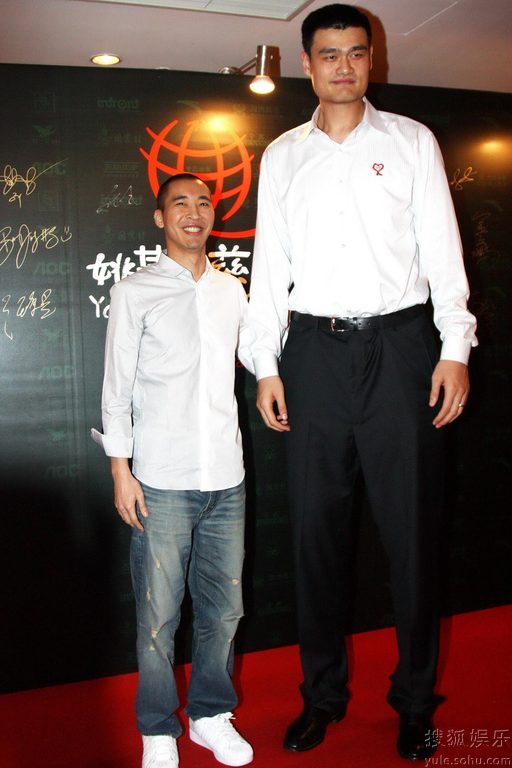 http://www.newswatch247.com/pics/star/pic/c121/b1ef7ede15f656f7f6d437750509.jpg