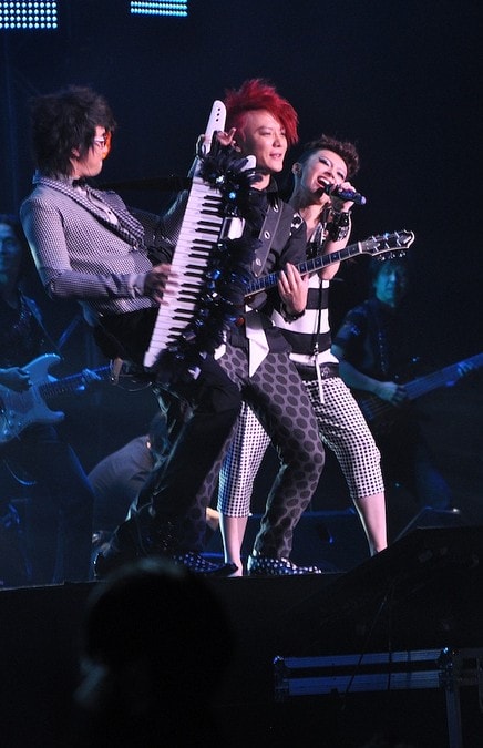 http://www.newswatch247.com/pics/star/pic/c1a4/fcabf014ab4b7dca6034ebe6064d.jpg