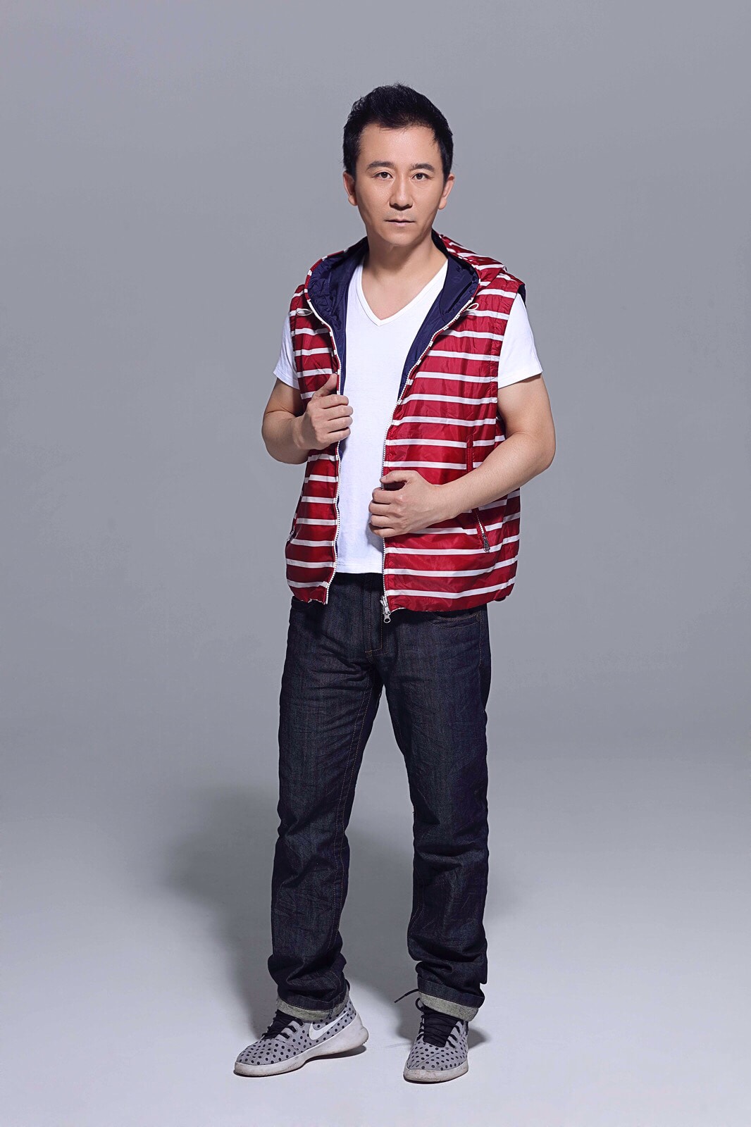 http://www.newswatch247.com/pics/star/pic/c1c096a2332d3128518fc5bfc59bbcc6.jpg