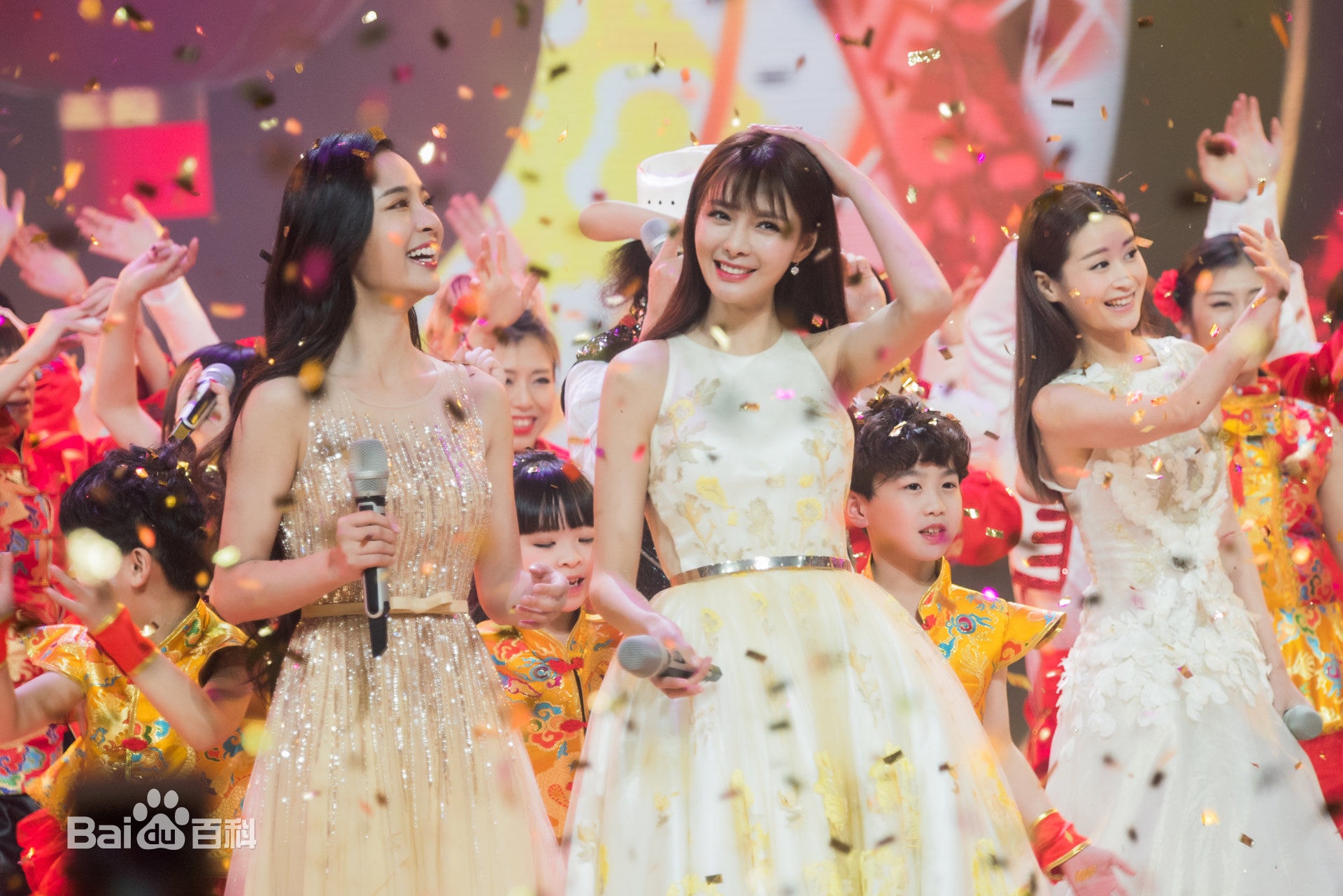 http://www.newswatch247.com/pics/star/pic/c1cd51e1cb76e046341e92617be8e56c.jpg