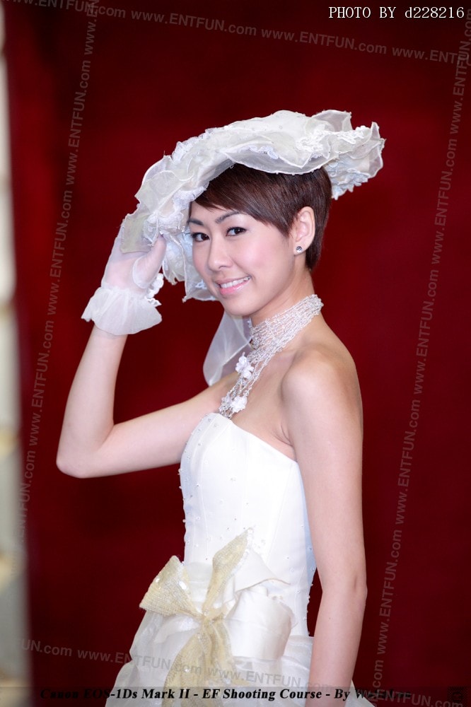 http://www.newswatch247.com/pics/star/pic/c1f8290e88ae64399dcb1d74583a8366.jpg