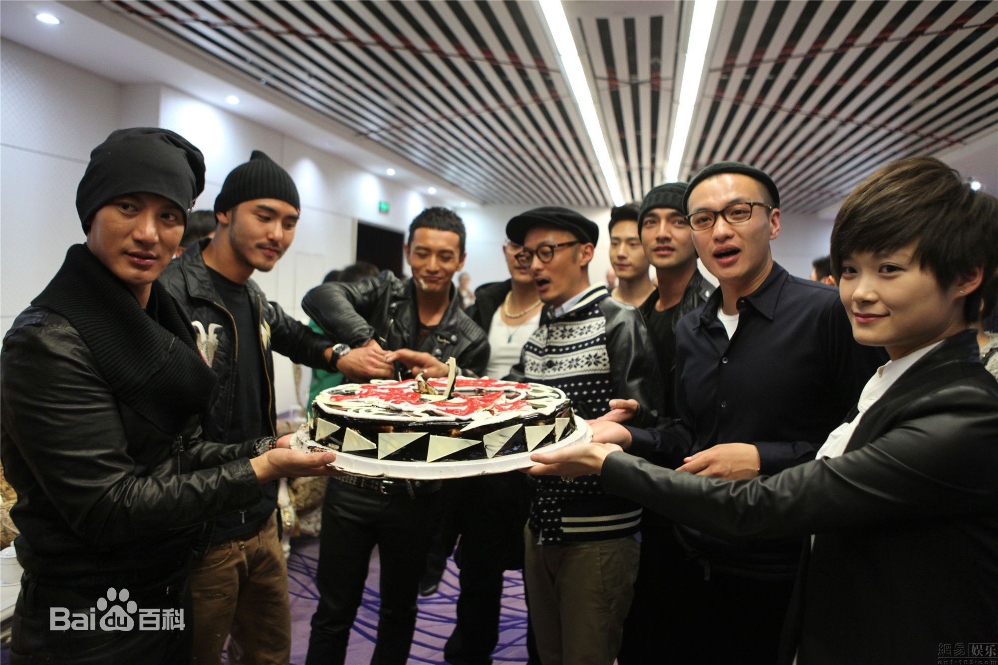 http://www.newswatch247.com/pics/star/pic/c22b9381c84cc2150ee6bef2c7e51ced.jpg