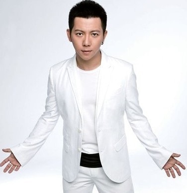 http://www.newswatch247.com/pics/star/pic/c2377360bd7b7be221bc8982002d13fd.jpg