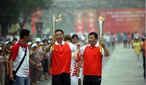 http://www.newswatch247.com/pics/star/pic/c263e75493bf55b760f9b5d036237bb6.jpg