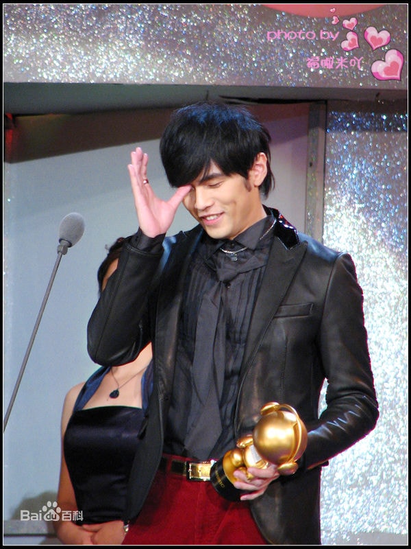 http://www.newswatch247.com/pics/star/pic/c2ce2112a2f8952130fe6943a731de06.jpg