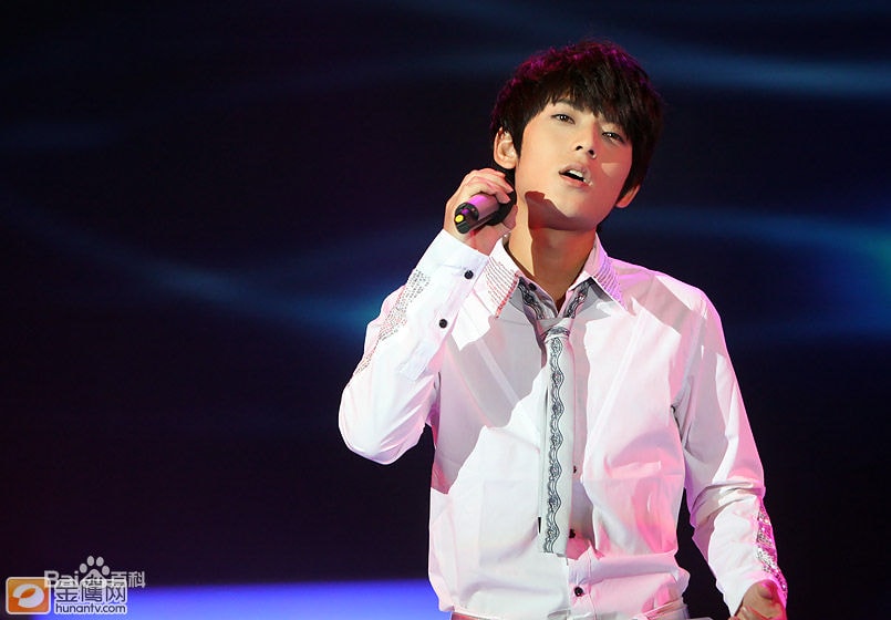 http://www.newswatch247.com/pics/star/pic/c31cb0ae17bc0103375c0ddd3e330dc9.jpg