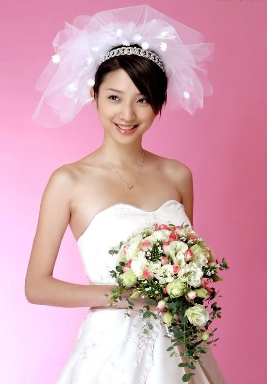 http://www.newswatch247.com/pics/star/pic/c5ed798ce44a34ef4c1fcace7294ec5b.jpg