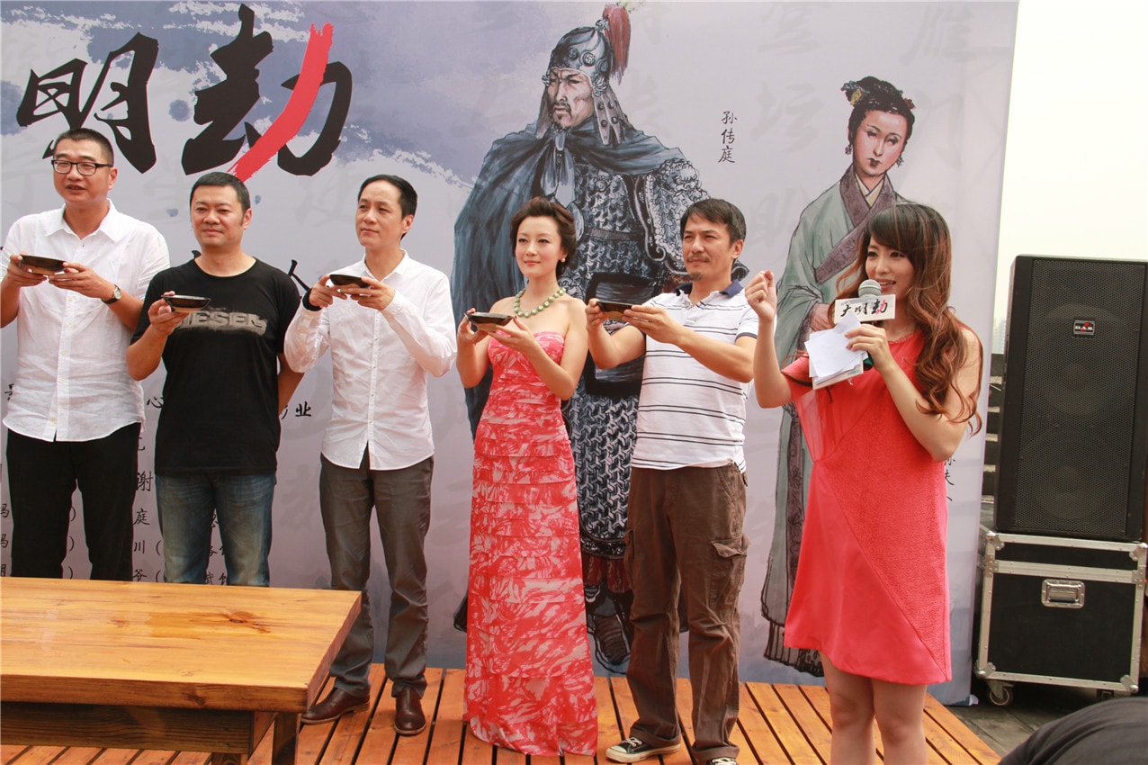 http://www.newswatch247.com/pics/star/pic/c63d2913a33e7fc6bfd7e163eaa7d432.jpg