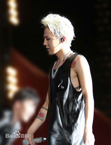 http://www.newswatch247.com/pics/star/pic/c658344221ee1a5ca6c45752bf41ecfb.jpg