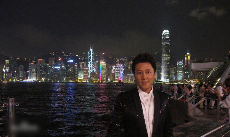 http://www.newswatch247.com/pics/star/pic/c6b119a0b20aa9de1df7b9cc51f3e6bc.jpg