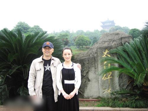 http://www.newswatch247.com/pics/star/pic/c6f47d4409c553bc640a46e1515c60c0.jpg