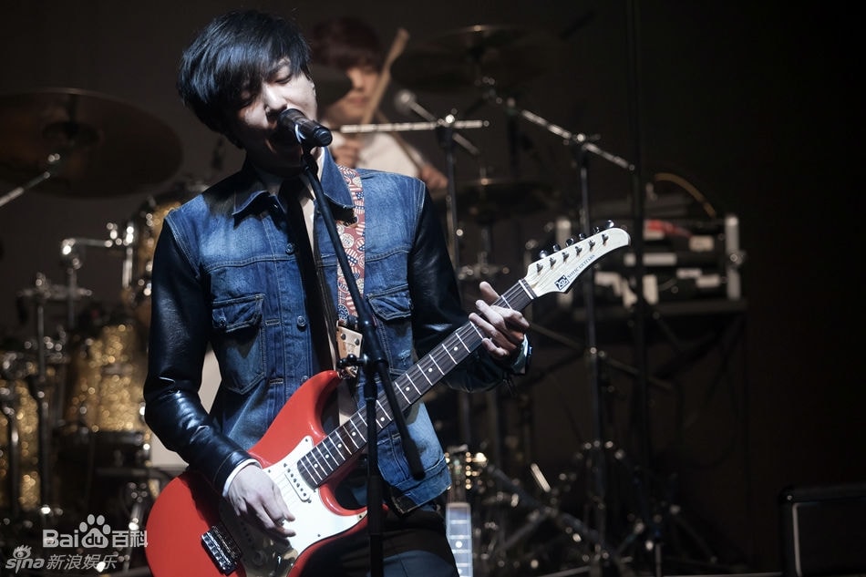 http://www.newswatch247.com/pics/star/pic/c7db5b1a539dbdae8e7b8ee159f31b35.jpg