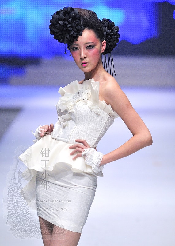 http://www.newswatch247.com/pics/star/pic/c90fe14a5331d040874f2bd3398721e4.jpg
