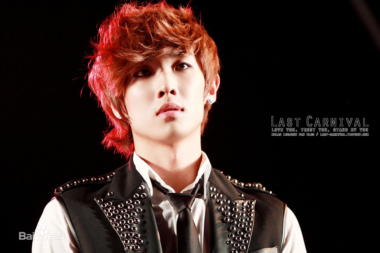 http://www.newswatch247.com/pics/star/pic/c9baac4bec56cb990430aa903f1b4a5e.jpg