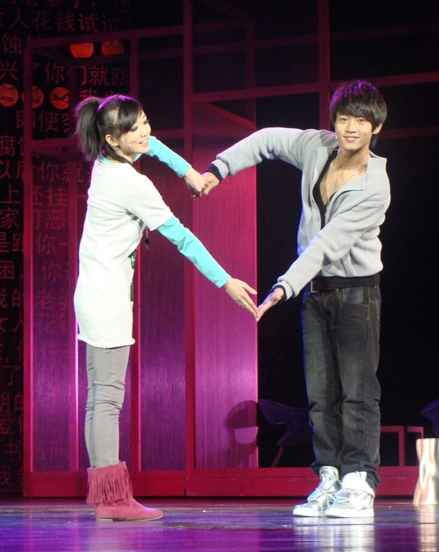 http://www.newswatch247.com/pics/star/pic/ca2af4bf7f3749839cff15cf47a2e667.jpg