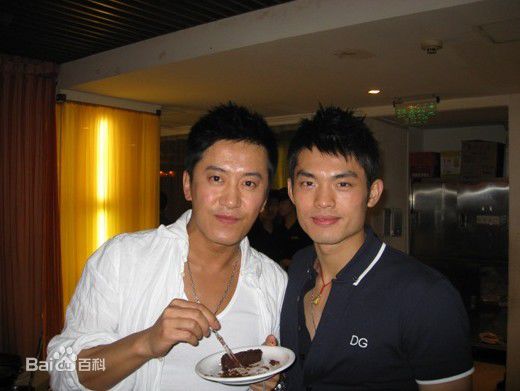 http://www.newswatch247.com/pics/star/pic/cab6e75f405f22abd56198758dde7aa4.jpg