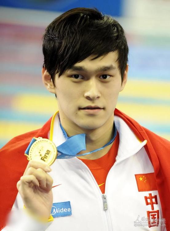 http://www.newswatch247.com/pics/star/pic/cb63378fb8c7a561eb9772728bf67f8d.jpg