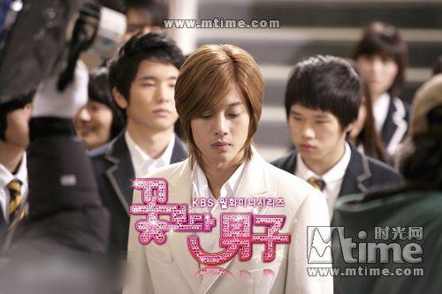 http://www.newswatch247.com/pics/star/pic/cb7f23a35caa4dfe279edee44bfbb970.jpg