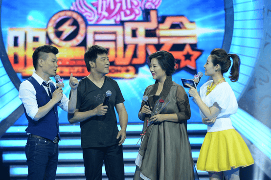 http://www.newswatch247.com/pics/star/pic/cba18ef10170b6239b789c898cf9e986.jpg