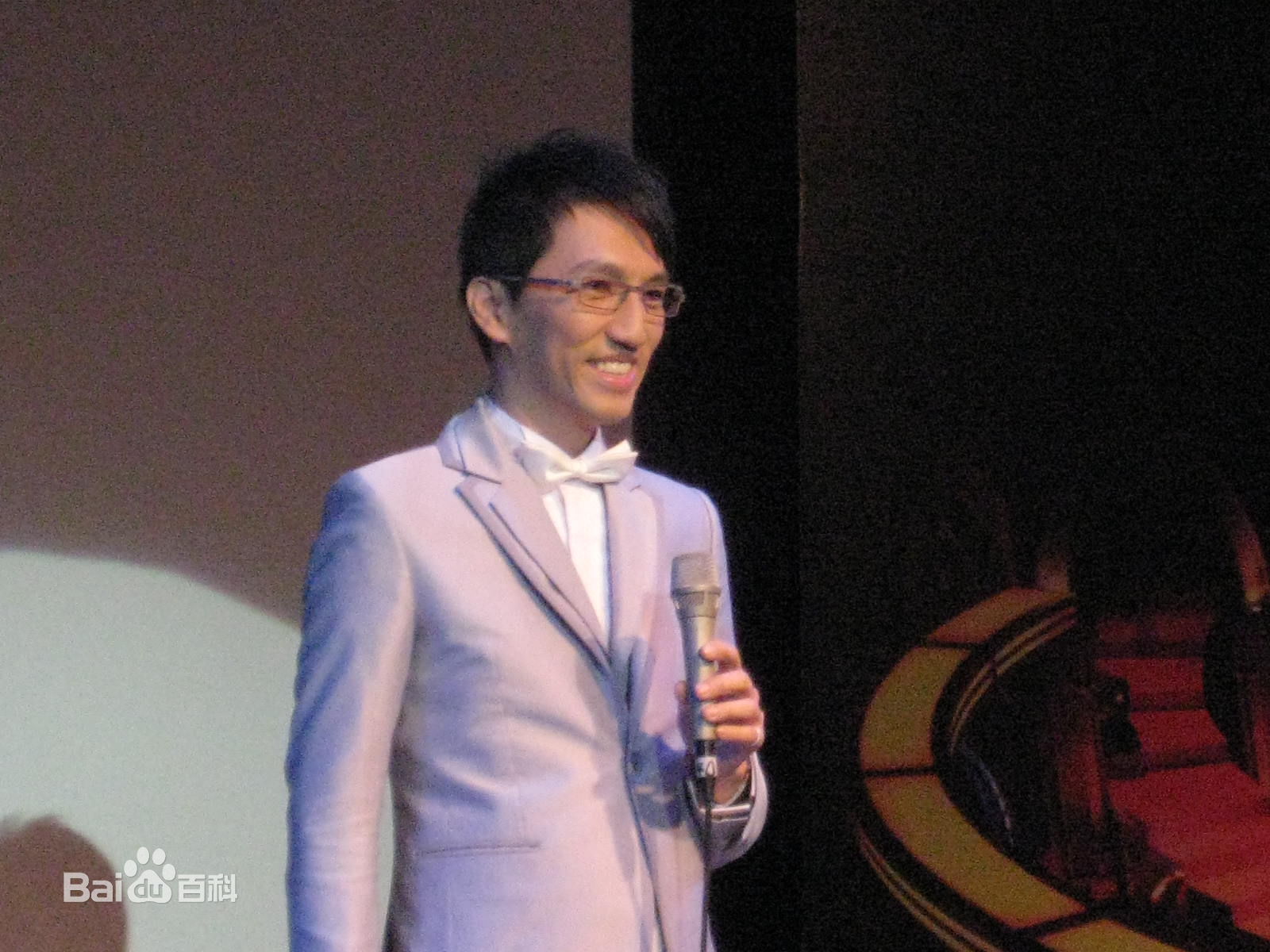 http://www.newswatch247.com/pics/star/pic/cc5368beb630fe2e72b100dbd3f6eb2b.jpg