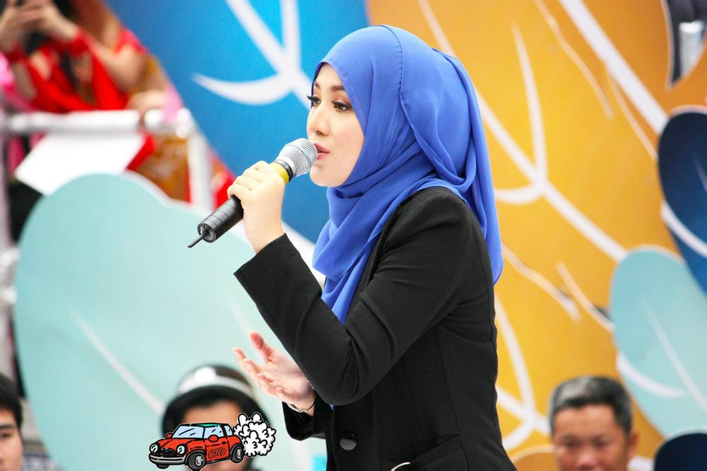 http://www.newswatch247.com/pics/star/pic/cc82daa7a0a7d4d557082d470d2a770d.jpg