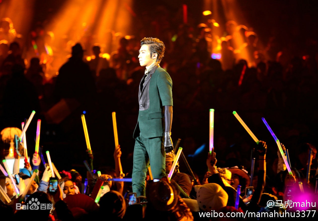 http://www.newswatch247.com/pics/star/pic/ccb4e32c2acc6126fae10833dd3cd443.jpg