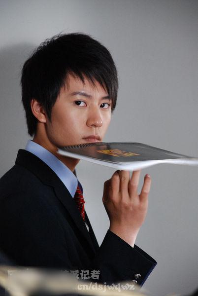 http://www.newswatch247.com/pics/star/pic/cd738c6ca8739b9215fe0ccb60782f25.jpg