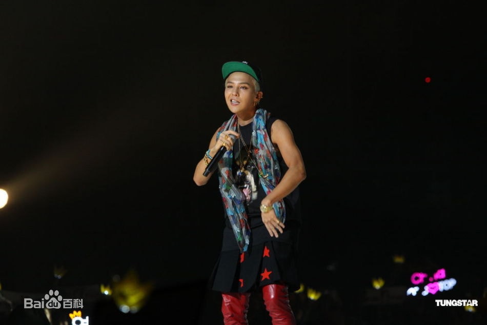 http://www.newswatch247.com/pics/star/pic/ce04e875c19298e76257243b69bdaeb3.jpg
