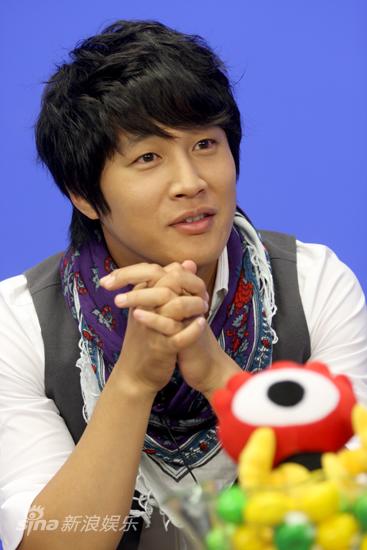 http://www.newswatch247.com/pics/star/pic/ce4764dca2f09ae96a59daf557a0603a.jpg