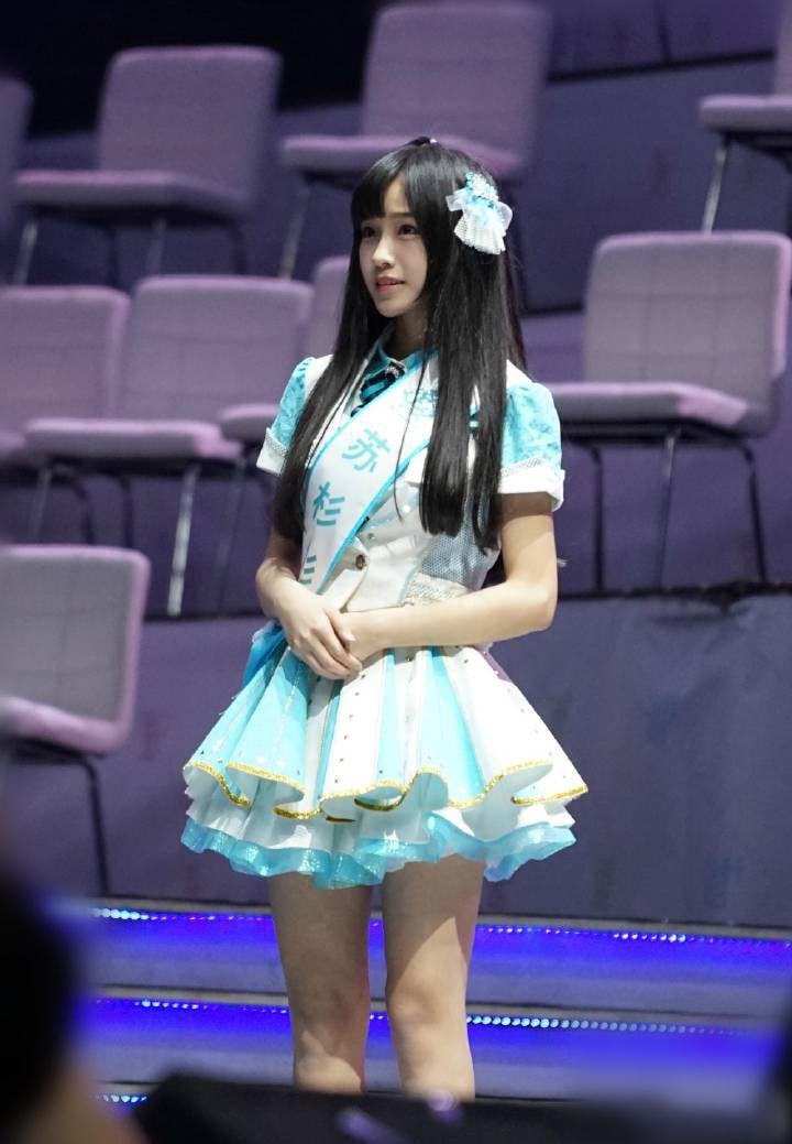 http://www.newswatch247.com/pics/star/pic/ceb4ad5435ebcfdf5616e3f09ce4ba2a.jpg