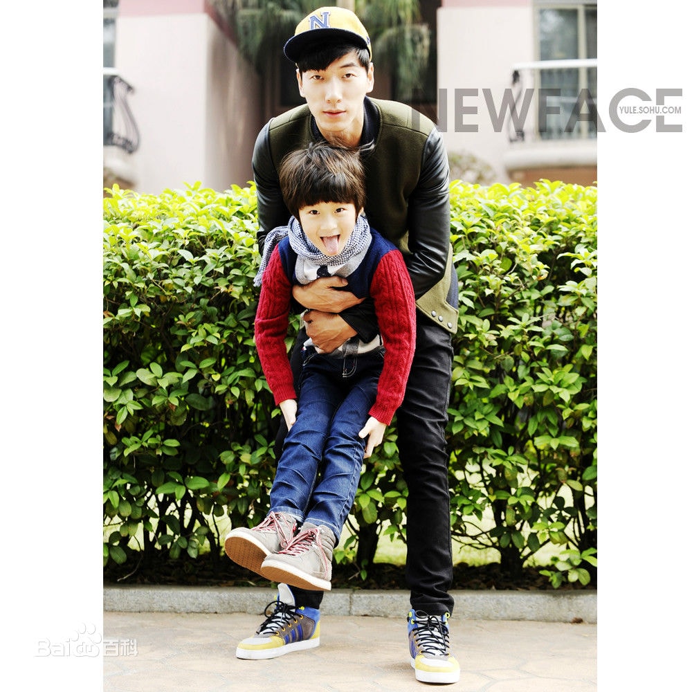 http://www.newswatch247.com/pics/star/pic/ceedaee88e4f70ae1d748efa44c9da47.jpg