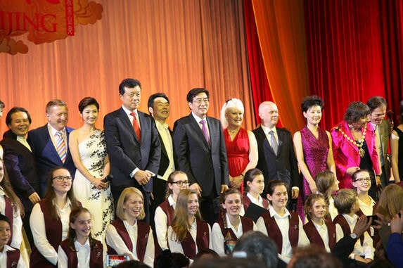 http://www.newswatch247.com/pics/star/pic/cf68/0890808bfed22df230ccc5b1a38c.jpg