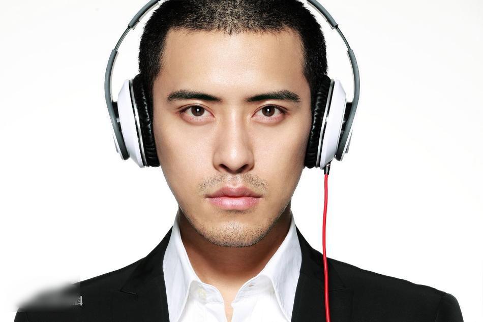 http://www.newswatch247.com/pics/star/pic/cf7ec333ae5d4203754acbb3f03aec43.jpg