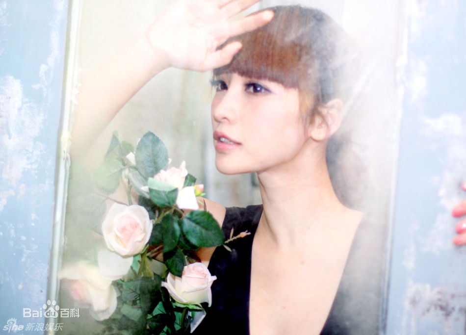 http://www.newswatch247.com/pics/star/pic/cf82a6a03b3969efdcb73fc5ea667e88.jpg