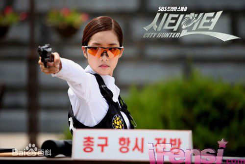 http://www.newswatch247.com/pics/star/pic/cfea02cabca461d5ab2538c9fda3b53b.jpg