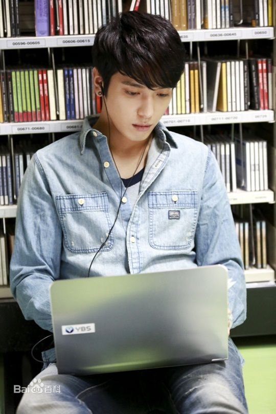 http://www.newswatch247.com/pics/star/pic/d21cbc290b597589d480fc60e19d9c83.jpg