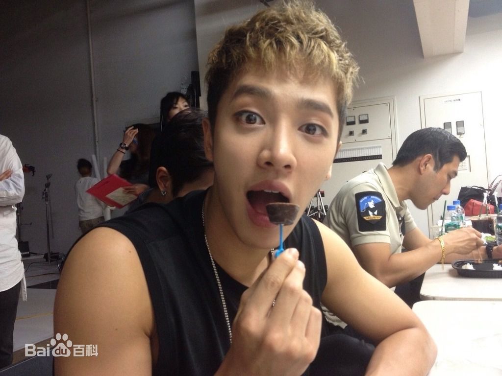 http://www.newswatch247.com/pics/star/pic/d2fae78edfb558e7e9fc39dc635e827c.jpg